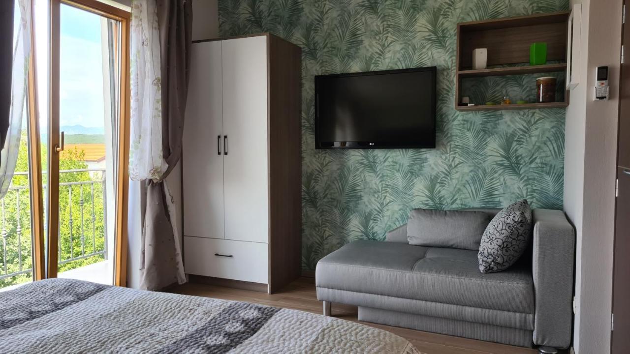 Villa Amalia Apartments Малинска Экстерьер фото