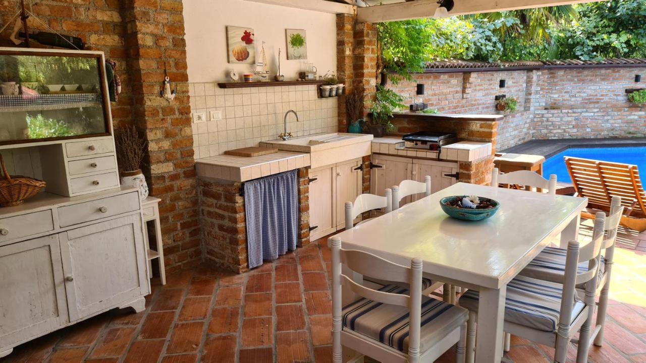Villa Amalia Apartments Малинска Экстерьер фото
