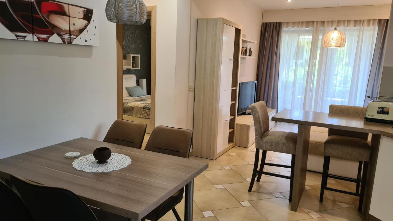 Villa Amalia Apartments Малинска Экстерьер фото