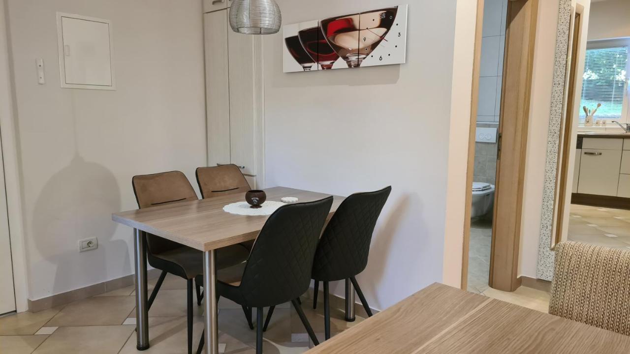Villa Amalia Apartments Малинска Экстерьер фото